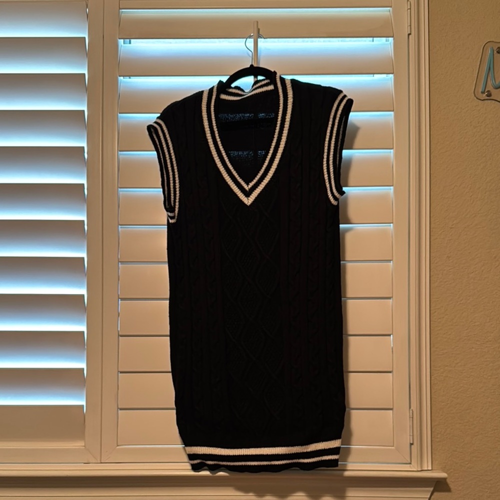Black Sleeveless Knit Sweater Vest
